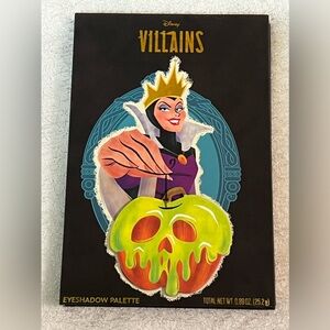 Disney Villains Eyeshadow palette Evil Queen✨